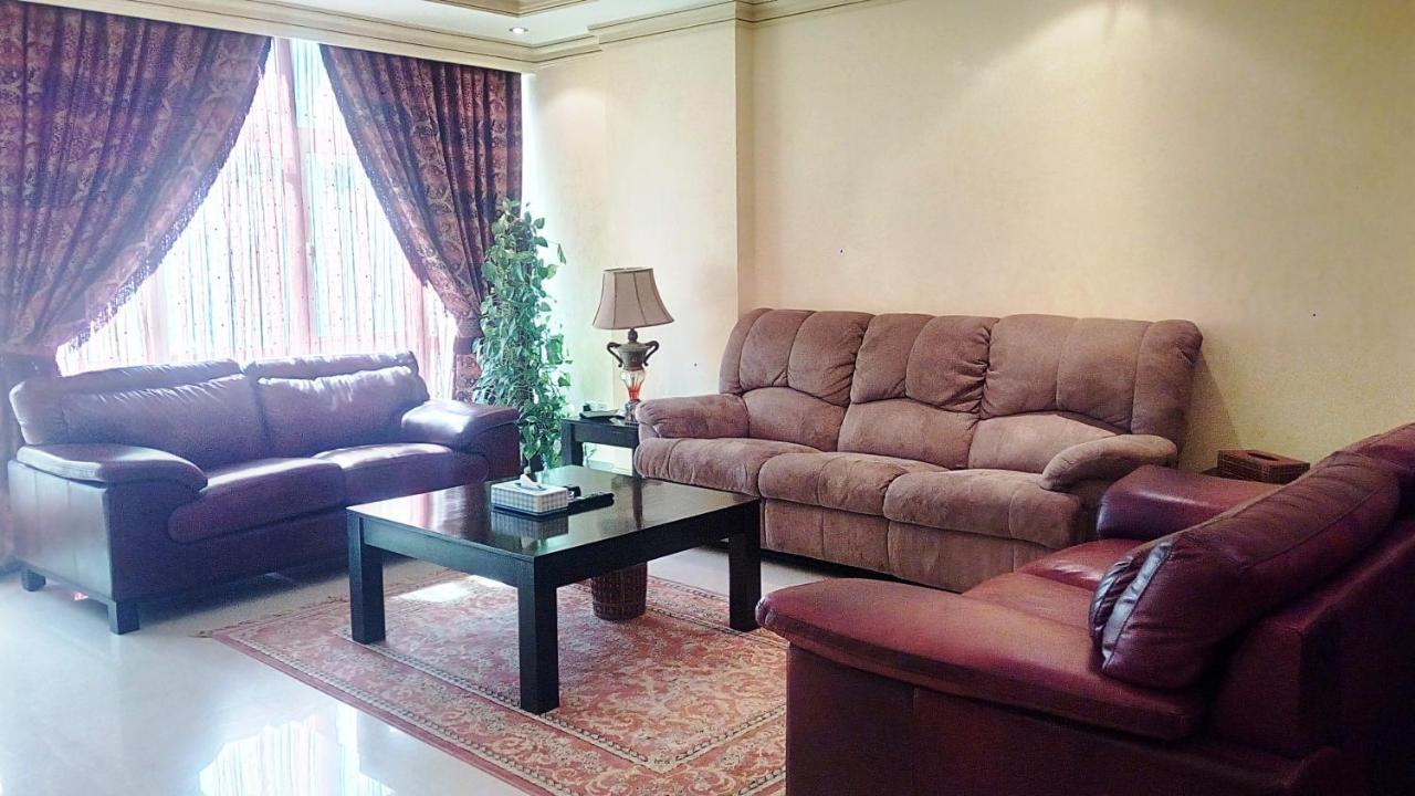 Zubara Plaza II Apartment Manama Exterior photo